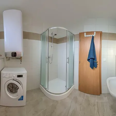2 Bedroom Apartment, Brnenska Prehrada 2km Brno
